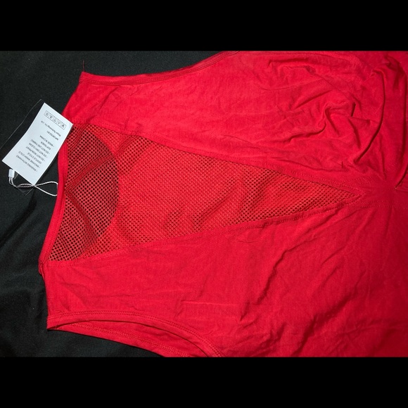 NWT Workout Top - Picture 3 of 3